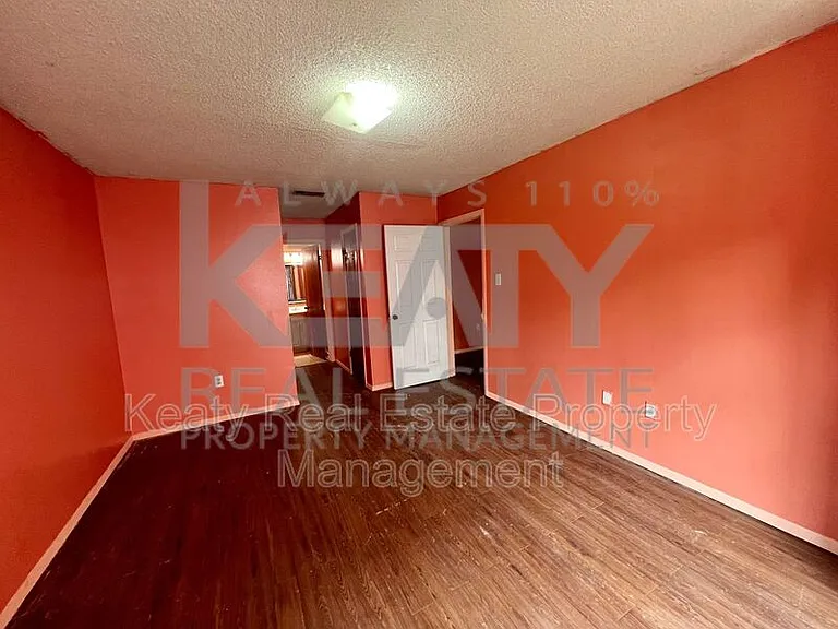 108 Meudon St #A — Photo 12