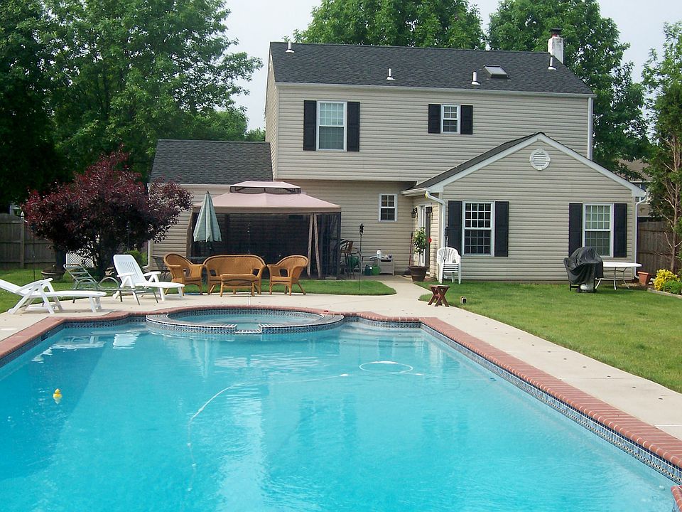 2nd image of 2380 Barnsleigh Dr