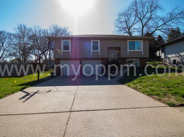 6711 S 75th Ave, Ralston, NE 68127