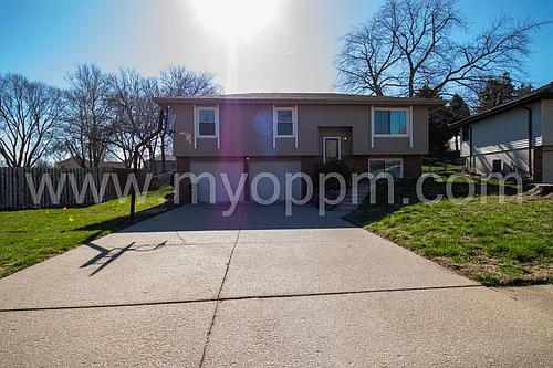 6711 S 75th Ave Photo 1