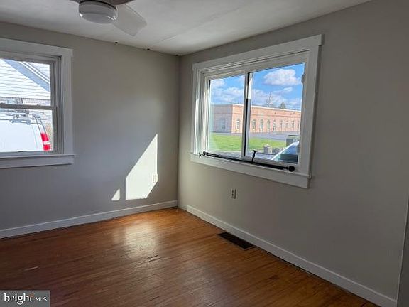 4th image of 110 Beaver Rd
