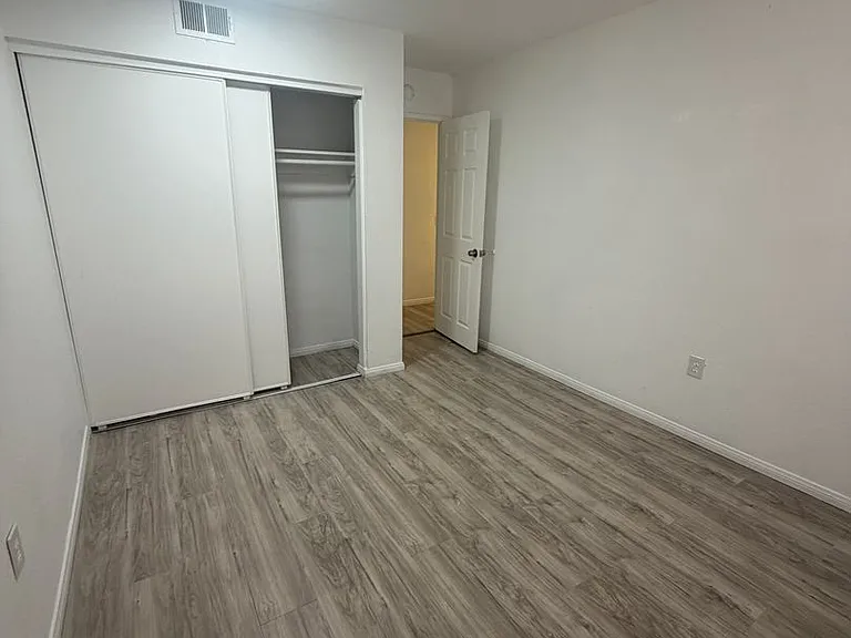 1395 N Pennsylvania Ave — Photo 33