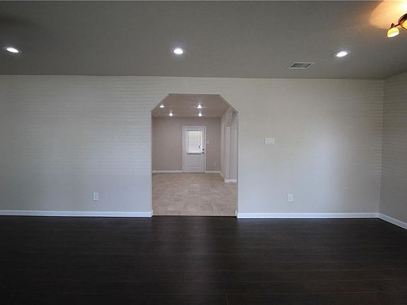 4th image of 709 Walter Hill Dr