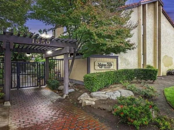 1550 W Ashlan Ave APT 142, Fresno, CA 93705