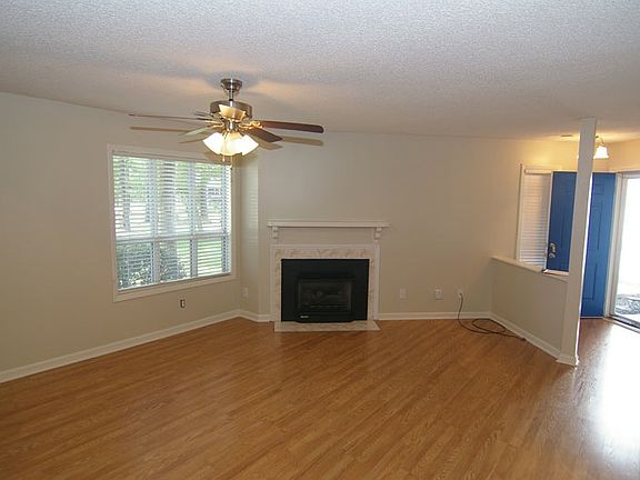 4th image of 110 B Breezewood Dr