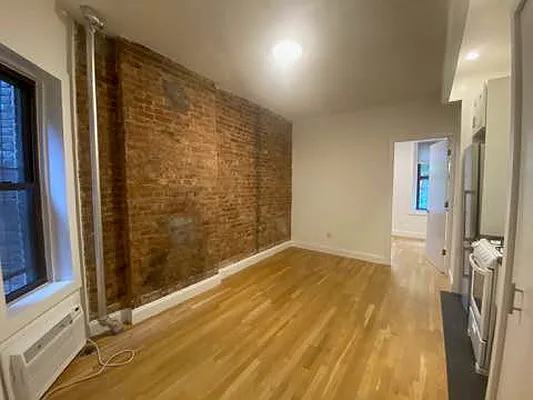 Rented by Bond New York | media 3