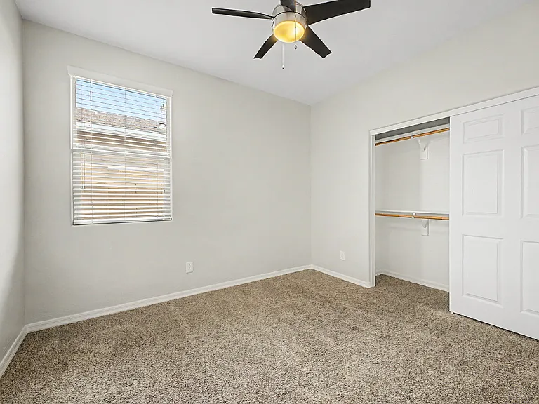 8530 W Flynn Ln — Photo 18