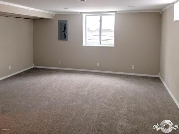 5th image of 2121 Eckener Dr