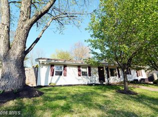 204 W Poplar Rd, Sterling, VA 20164