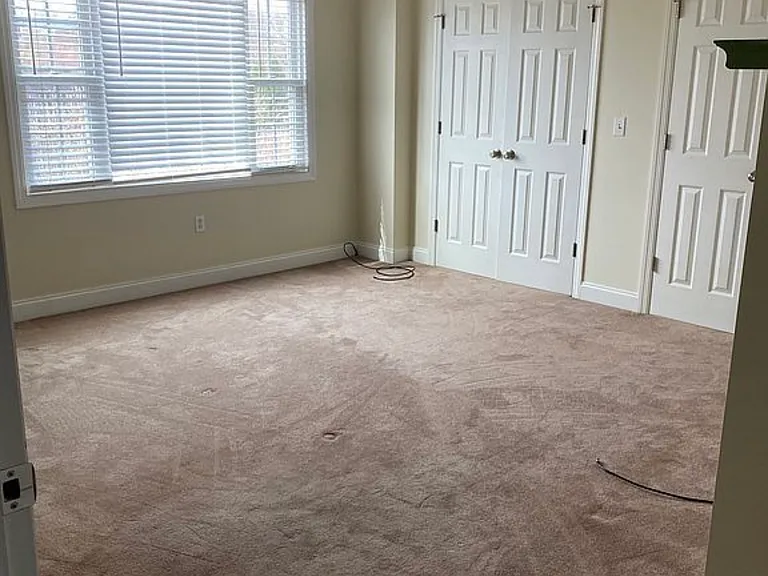 360 Harbor Dr — Photo 5