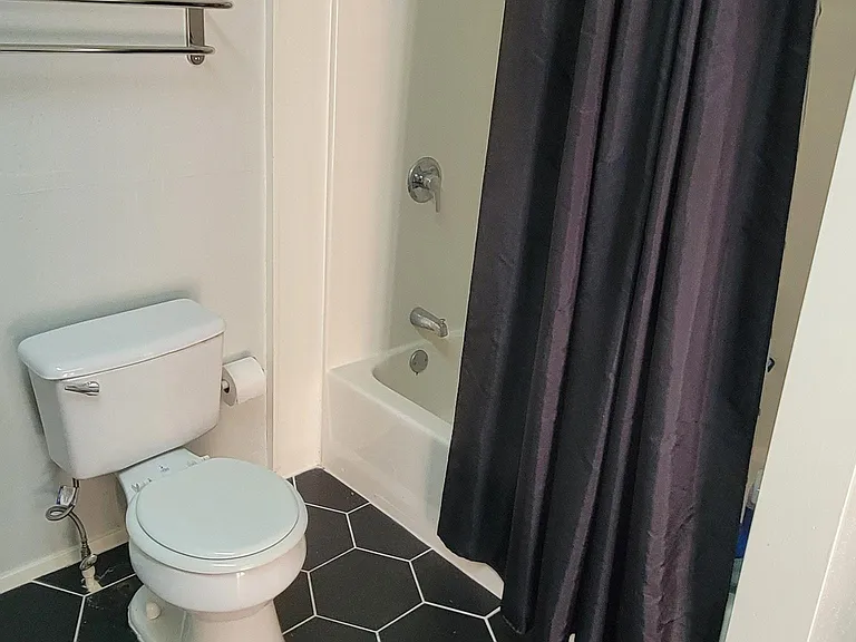 10208 Lake Gardens Dr — Photo 13