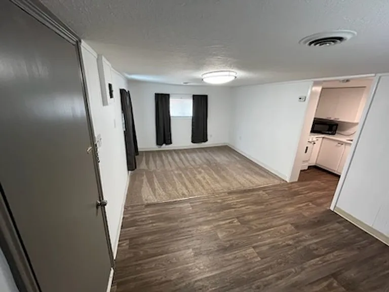 11164 S Temple Dr — Photo 2