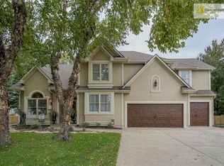 604 SW Trailpark Cir, Lees Summit, MO 64081