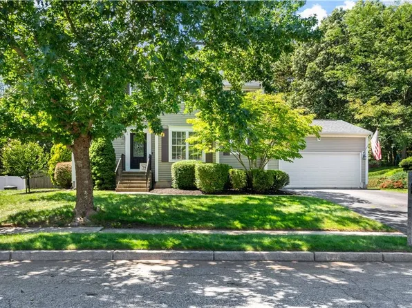 71 Remington Farm Dr, Coventry, RI 02816