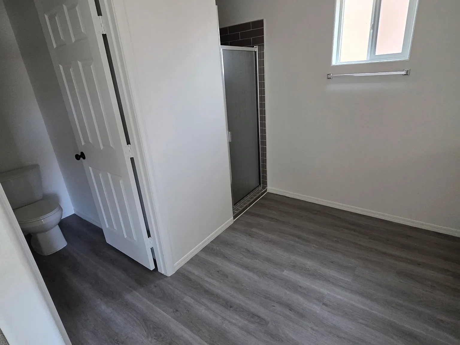 5 bed, 2024 sqft, $2,450 — Photo 3