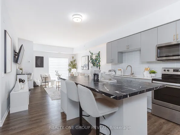 290 Liberty St N #417, Clarington, ON L1C 0V5