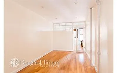 Rented by aptsandlofts.com