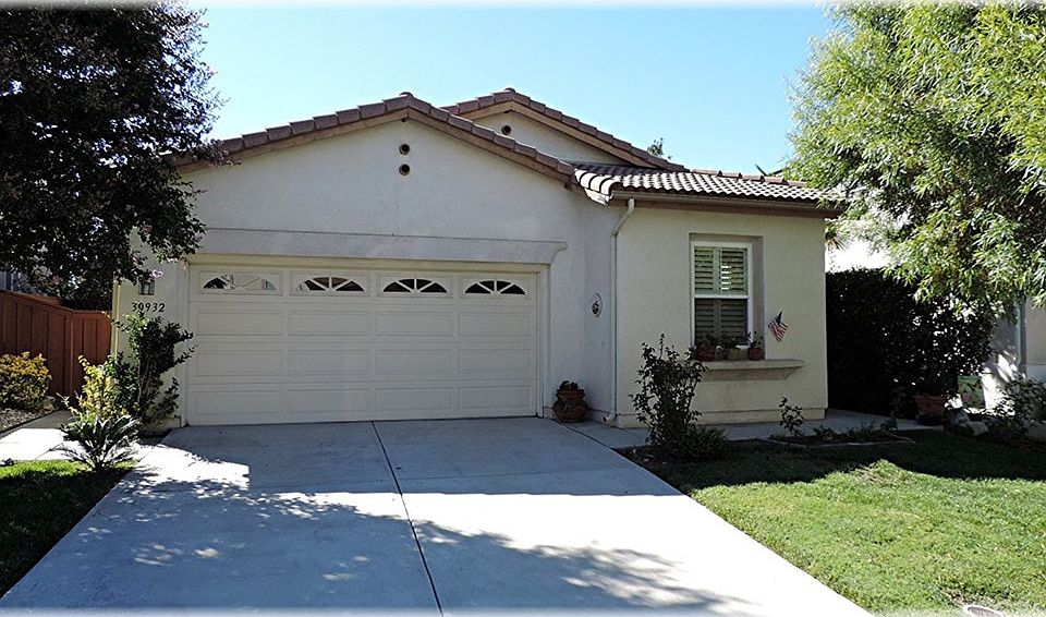 1st image of 30932 Oakhill Dr