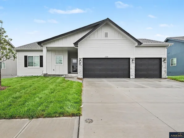 17722 Greenfield St, Omaha, NE 68136