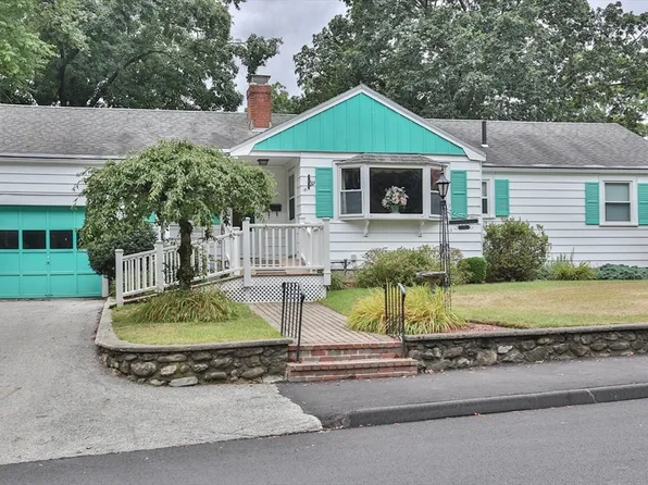 18 Maple St, Hudson, MA 01749