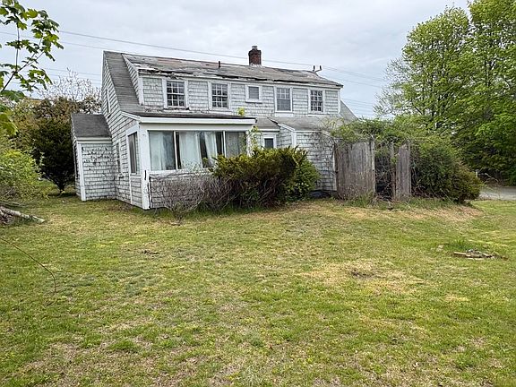 2nd image of 1761 Main St