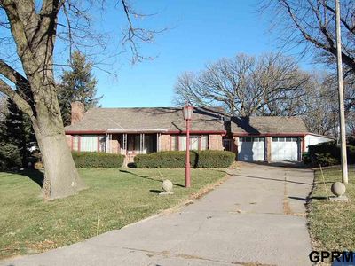 1725 Bellevue Blvd N, Bellevue, NE, 68005