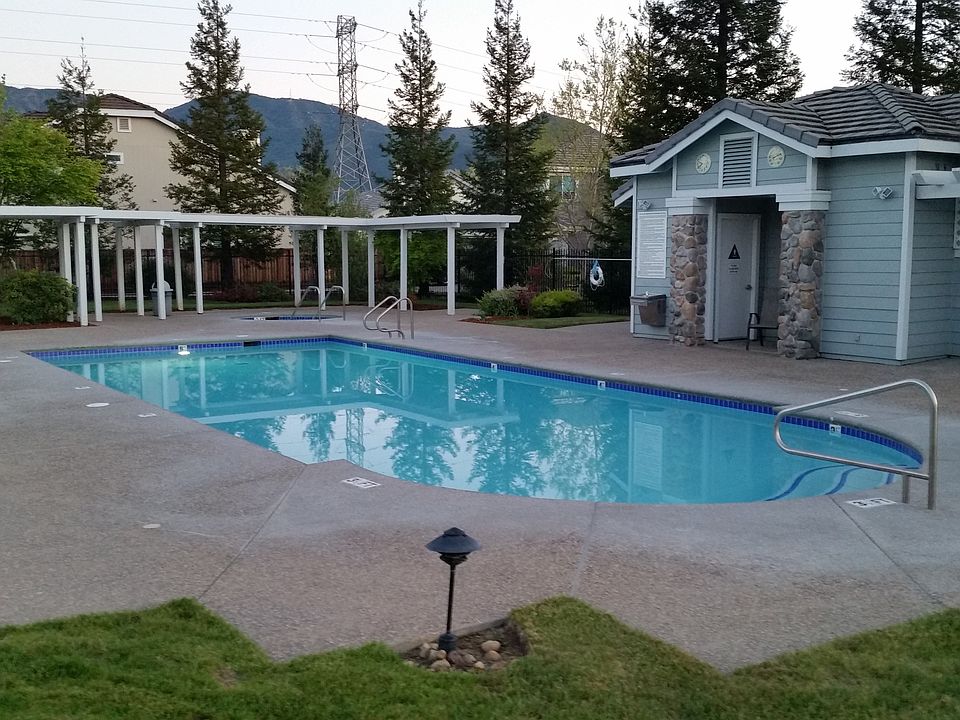 2nd image of 1012 Feather Cir