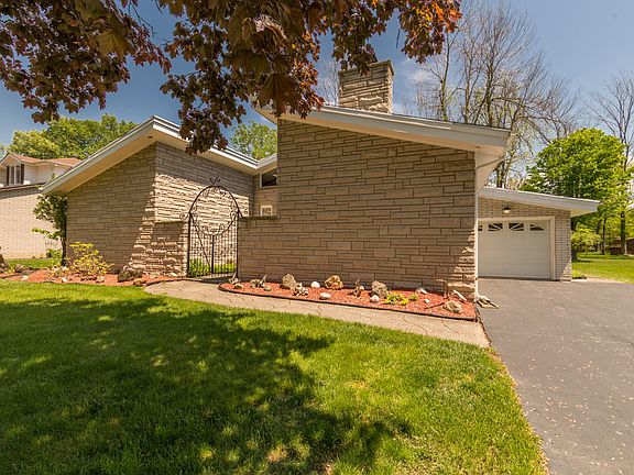 2nd image of 107 Hitchcock Dr