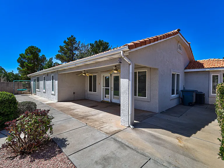 1545 W 5650 N — Photo 37