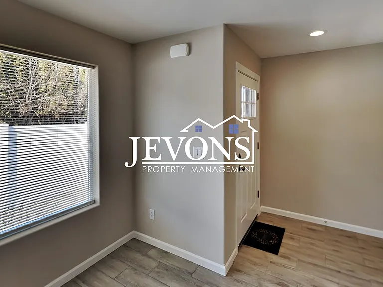 1912 W Mead Ave #1 — Photo 22
