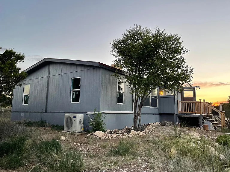 200 Skyline Dr — Photo 2