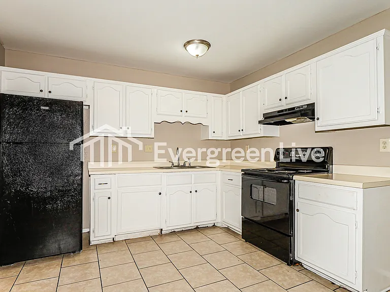 10170 Oak Leaf Dr — Photo 5