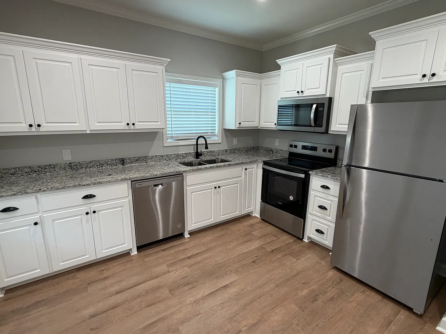 2 bed, 1000 sqft, $1,395 — Photo 2