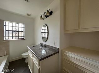 5005R Farmer St, Houston, TX 77020