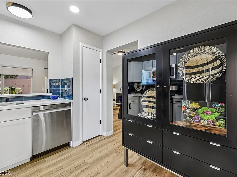 8701 Prairie Hill Dr — Photo 14