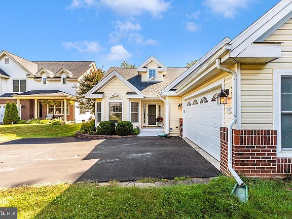 3rd image of 5747 Cherrywood Ct