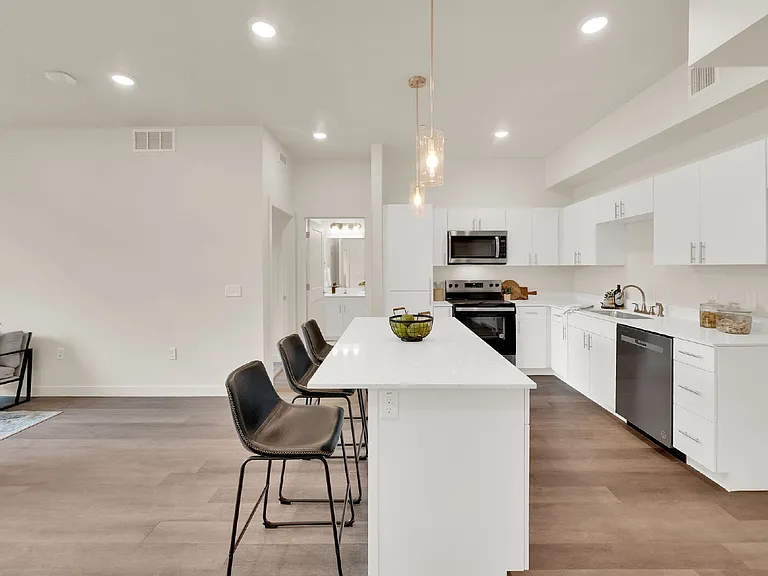 155 E 900 S #307 — Photo 31
