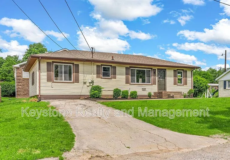 103 Cayce Ave — Photo 2