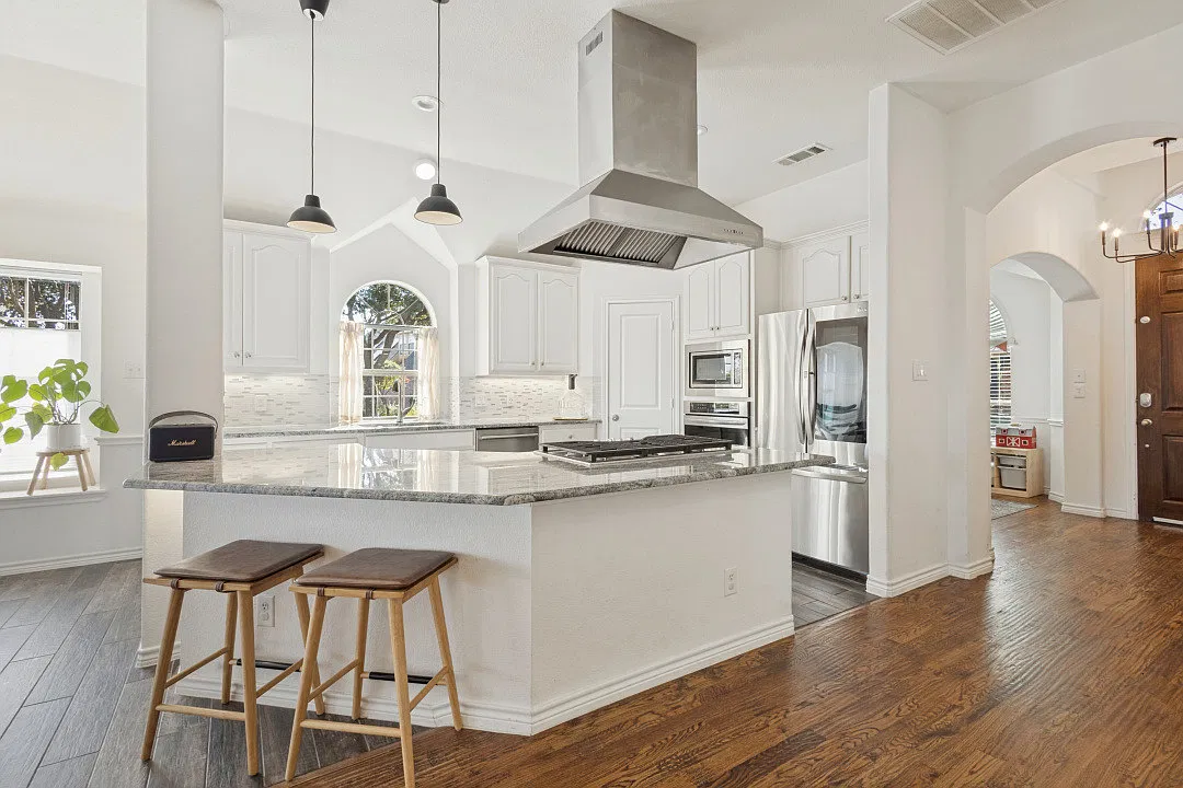 4 bed, 2076 sqft, $2,750 — Photo 1