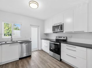 600 Layne Blvd APT 126, Hallandale, FL 33009