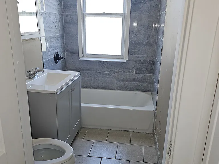 1005 Mark Ave — Photo 3