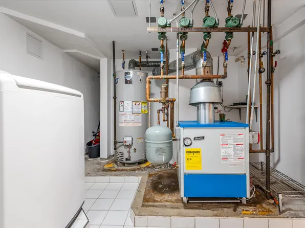 161-40 98th Street image 33 of 36