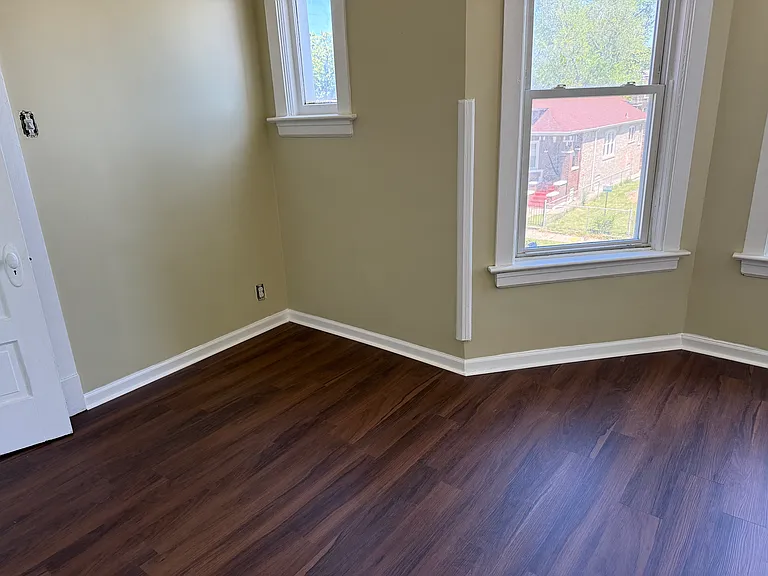 6556 S Rhodes Ave — Photo 16
