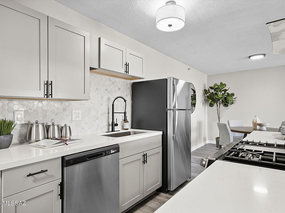 1st image of 425 W Paseo Redondo #2B
