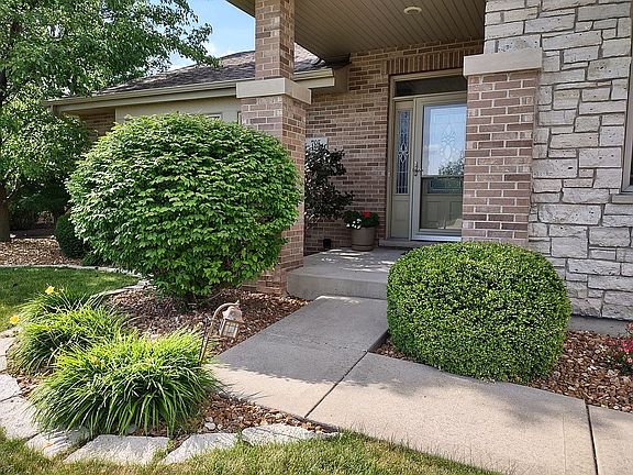 3rd image of 795 Brad Dr