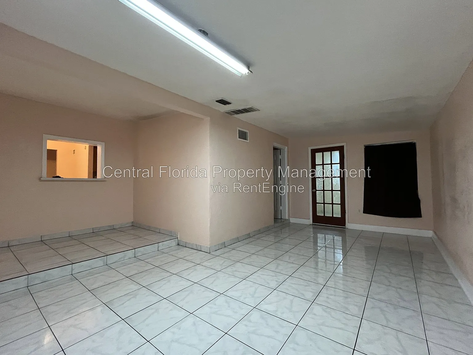 3 bed, 2.0 bath, 1224 sqft, $1,899 — Photo 3