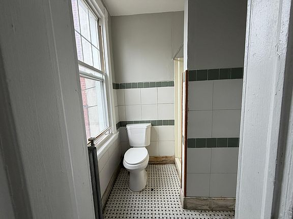 4th image of 77 Neptune Ave #2A