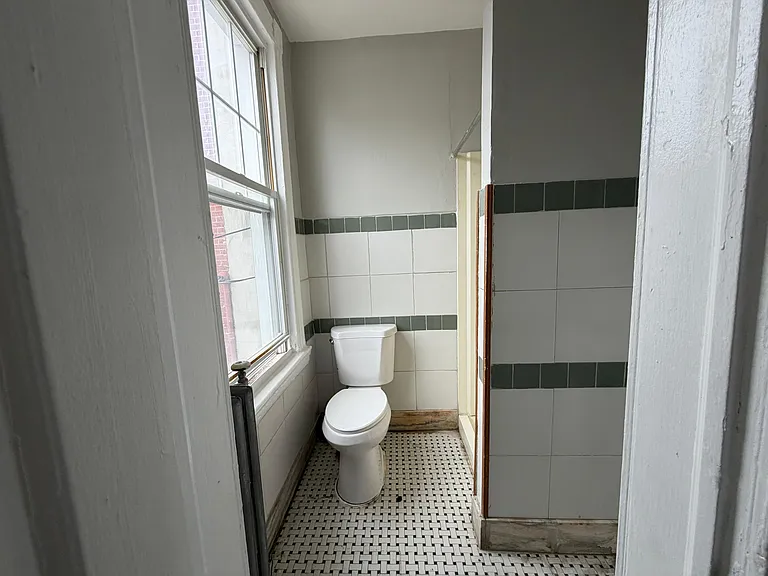 77 Neptune Ave #2A — Photo 4