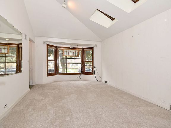 4th image of 1928 N 74th Ct
