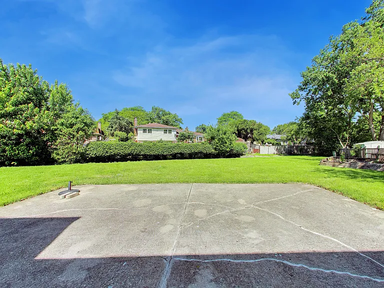 1526 Carrol Ct — Photo 32